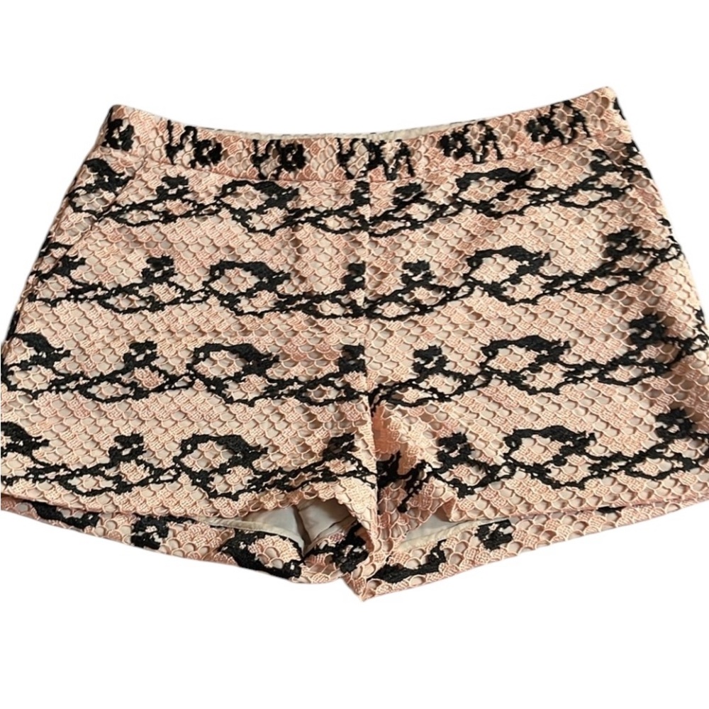 Diane Von Furstenberg DVF size 14 peach & black lace like shorts